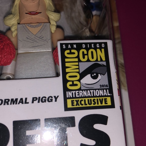 SDCC Minimates The Muppets Kermit and Miss Piggy - Picture 8 of 11